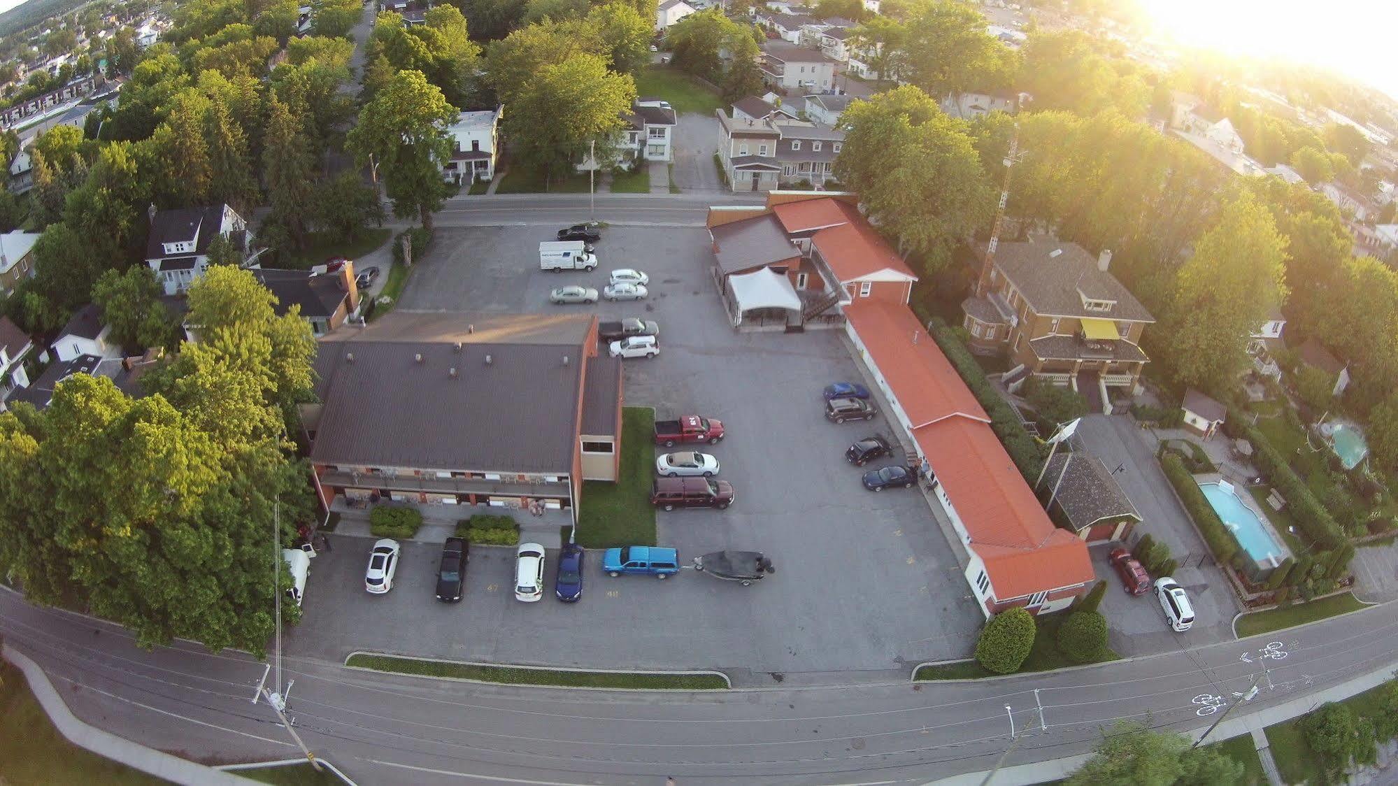 Motel Castille Roberval Exteriér fotografie